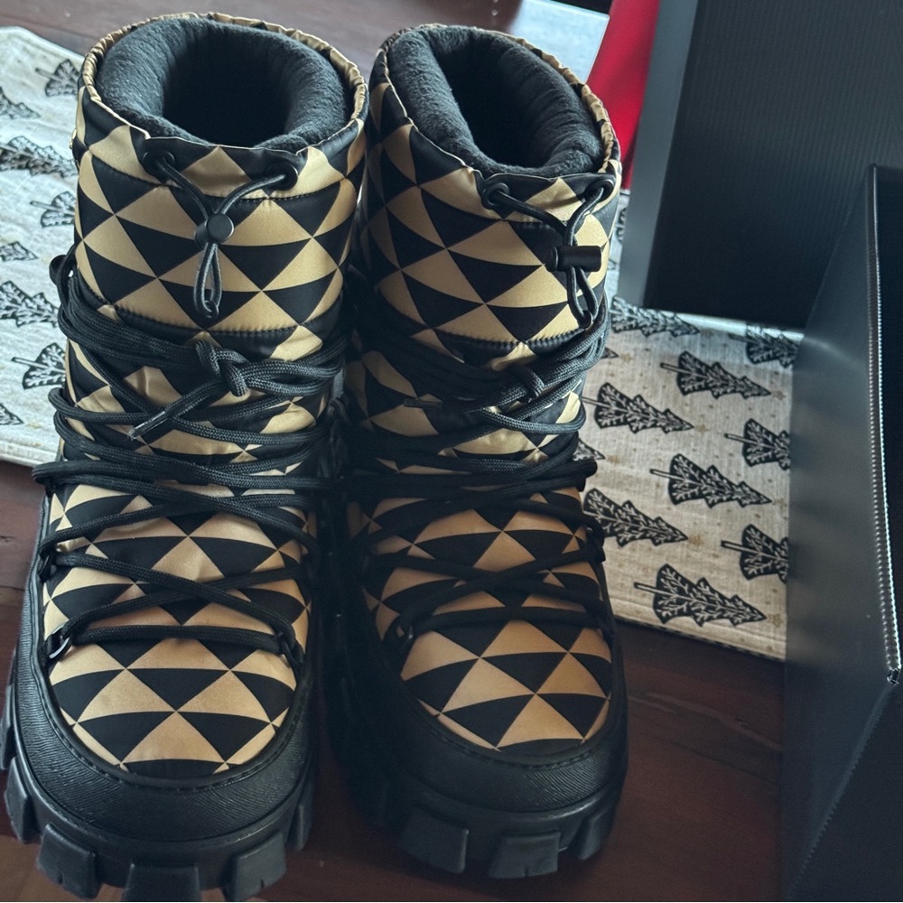 PRADA! Like New!